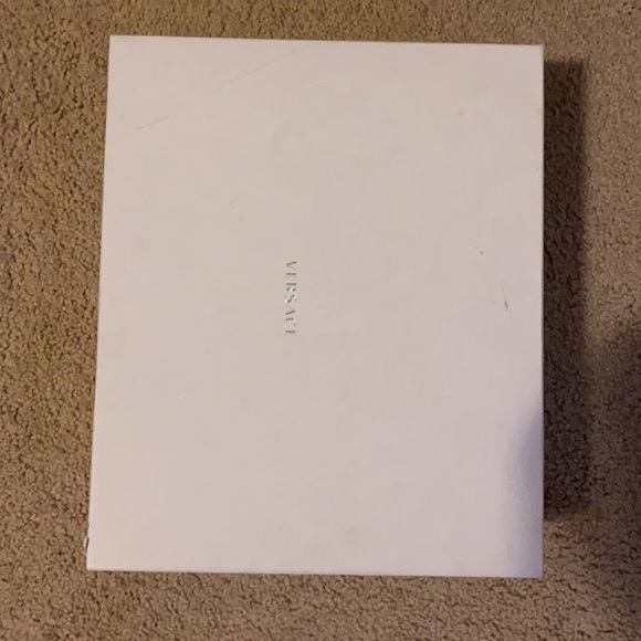 Men’s Versace sneakers - Picture 7 of 11